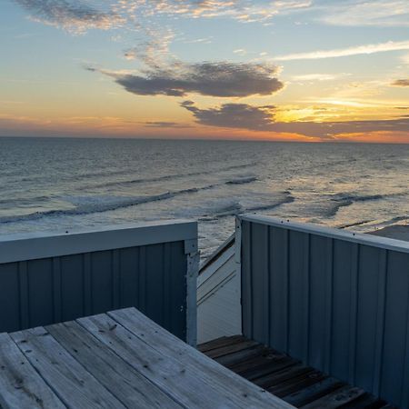 Strand Castle: Gulf Front Retreat with Game Room and Rooftop Crow's Nest Dauphin Island Exterior photo
