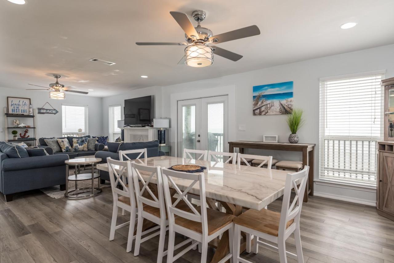 Strand Castle: Gulf Front Retreat with Game Room and Rooftop Crow's Nest Dauphin Island Exterior photo