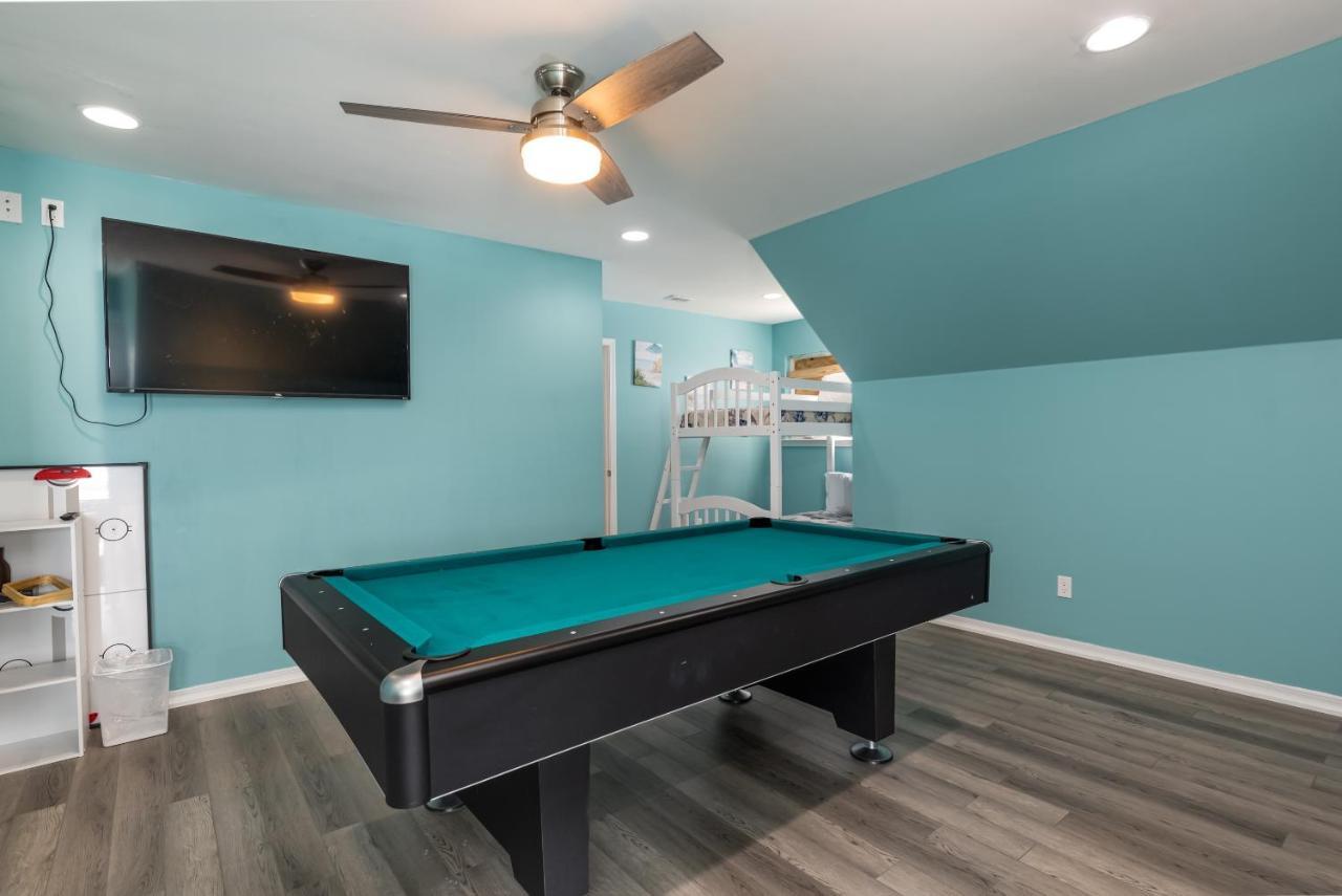 Strand Castle: Gulf Front Retreat with Game Room and Rooftop Crow's Nest Dauphin Island Exterior photo